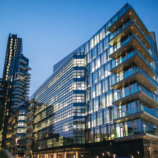 Mehrere Hochhäuser.