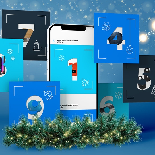 Vorschau von ein paar Tagen mit einem Smartphone mit einer Vorschau des Adventskalenders und einem Adventskranz